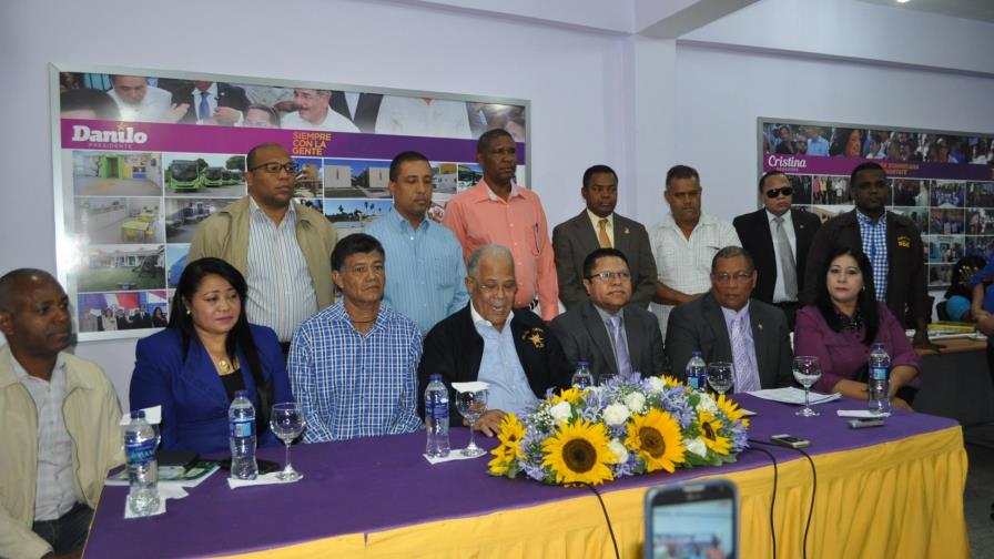 Leonel Fernández realizará visitas a dirigentes en Santo Domingo Oeste 