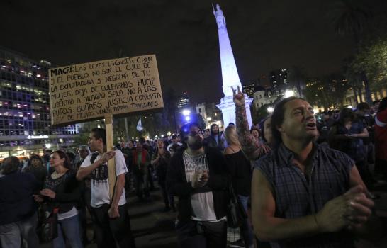 Macri dice ha cumplido con la ley y pide confianza ante filtración de Panamá