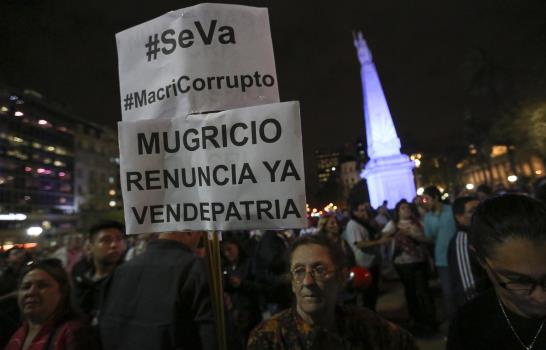 Macri dice ha cumplido con la ley y pide confianza ante filtración de Panamá