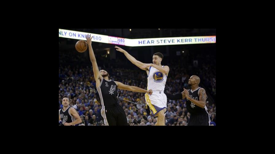 Los Warriors suman su 70ma victoria a costa de los Spurs 