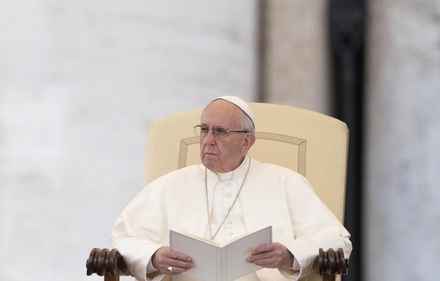 El papa apoya readmisión de los divorciados en los sacramentos