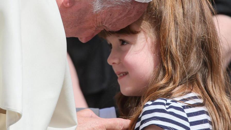 El papa lamenta que en muchas familias se haya perdido el hábito de comer juntos