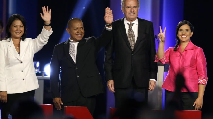 Candidatos presidenciales cierran campaña electoral en Perú