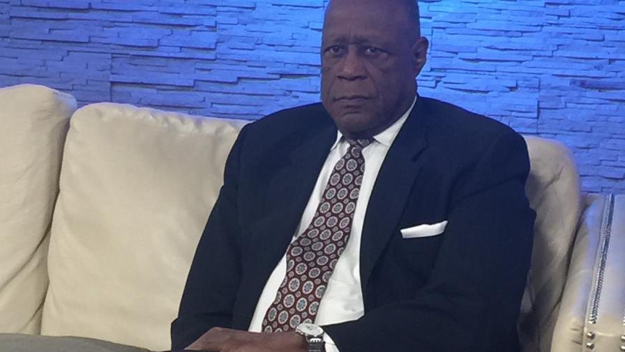 Johnny Ventura estrena su disco “Tronco viejo”