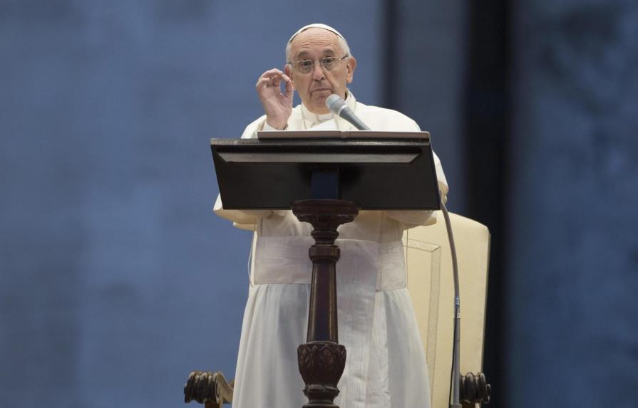 El papa defiende la educación sexual y critica la definición de “sexo seguro”