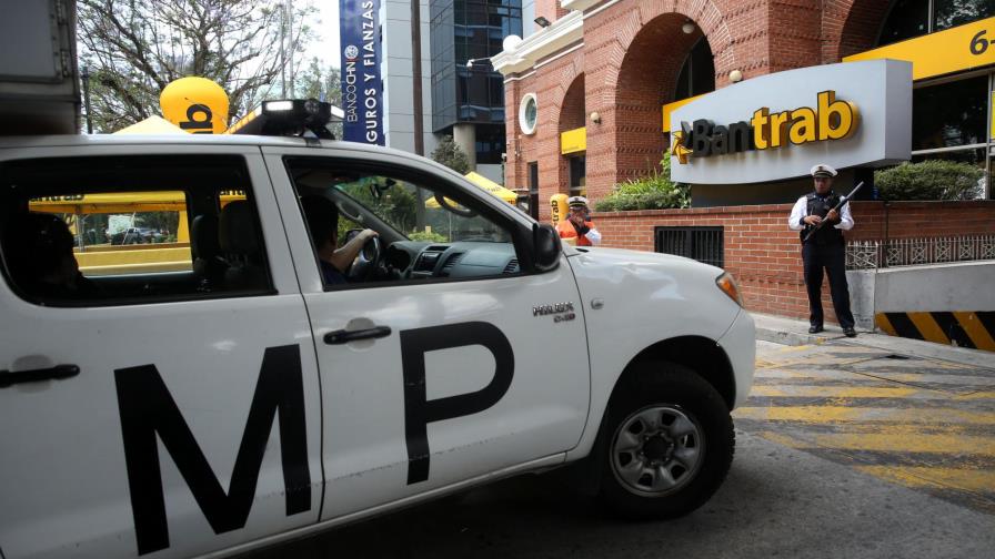 Fiscalía embargan 20 millones de dólares en acciones 