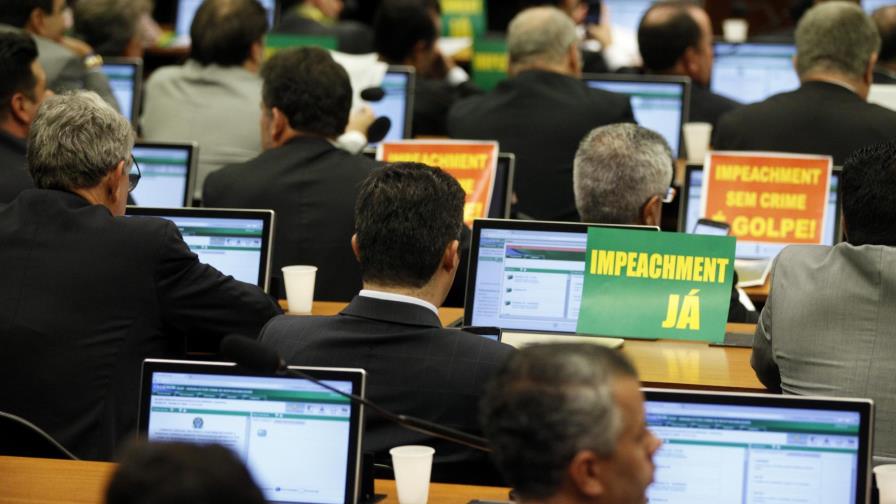 La comisión del juicio a Rousseff se enfrasca en debate previo a votación La comisión del juicio a Rousseff se enfrasca en debate previo a votación