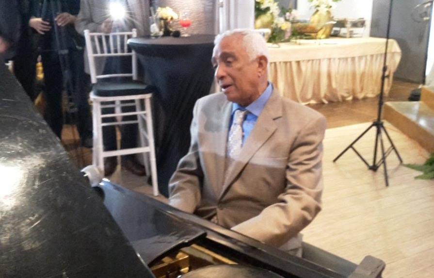 Rafael Solano celebra sus 85 años entre amigos, familiares y emociones