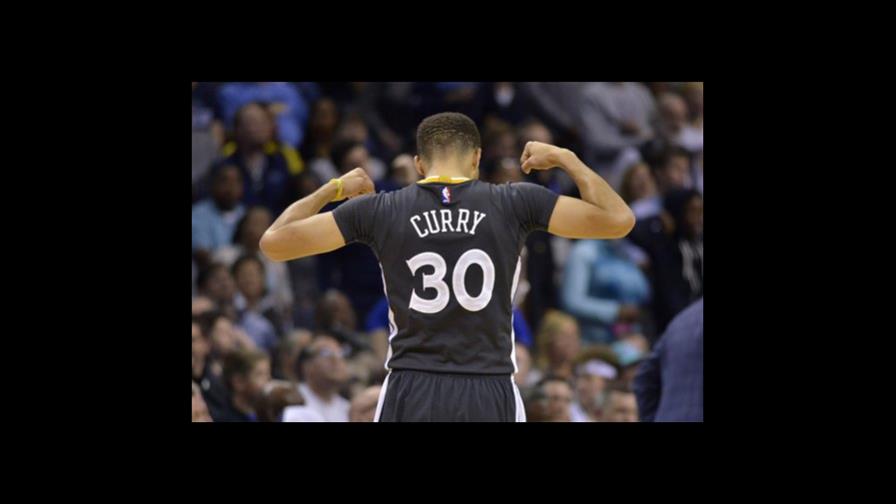 Warriors igualan un record de Chicago y se acercan a otro