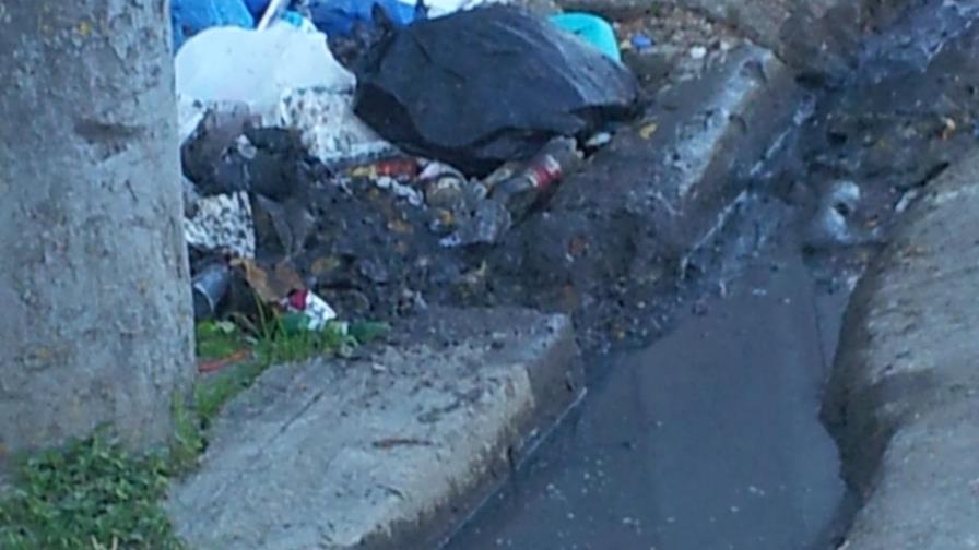 En Cristo Rey exigen solución a problema de agua estancada En Cristo Rey exigen solución a problema de agua estancada