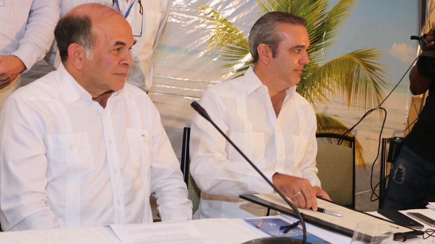 Luis Abinader y Pelegrín Castillo firman Declaración de Chapultepec Luis Abinader y Pelegrín Castillo firman Declaración de Chapultepec