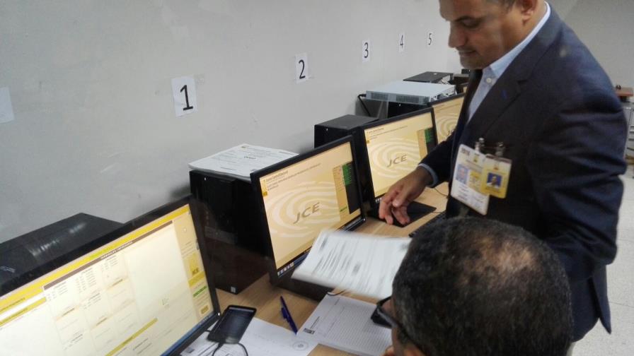 La JCE inicia la impresión del padrón electoral