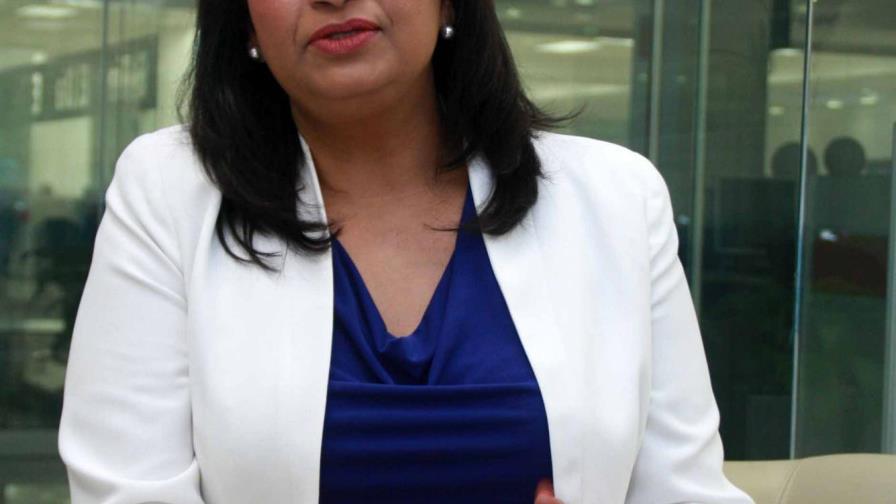 Candidata a diputada de ultramar promete legislar a favor del crédito para dominicanos