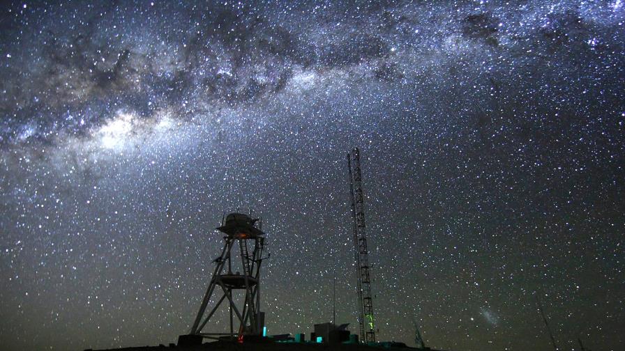 Stephen Hawking apoya proyecto para enviar “nave” a otro sistema solar