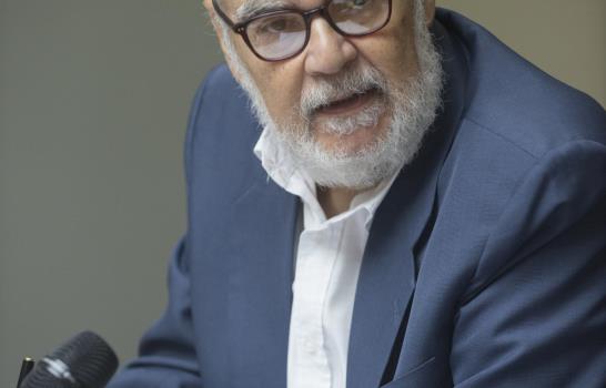 Economistas sugieren que se distribuya el crecimiento de 5.4% de la economía 