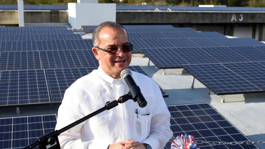 La PUCMM inaugura una planta solar en el campus de Santiago