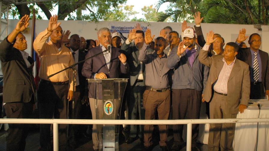 PRD suma unos 500 dirigentes que pertenecían al PRM PRD suma unos 500 dirigentes que pertenecían al PRM