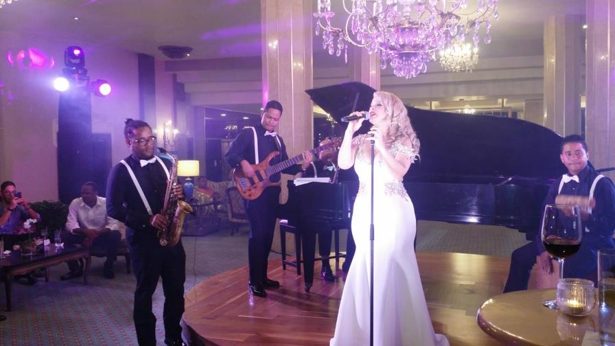 Miriam Cruz estrena álbum “Miriam Collection” Miriam Cruz estrena álbum “Miriam Collection”