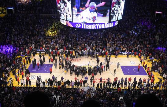 La gran noche de Kobe, un adiós singular de 60 puntos y un triunfo de despedida