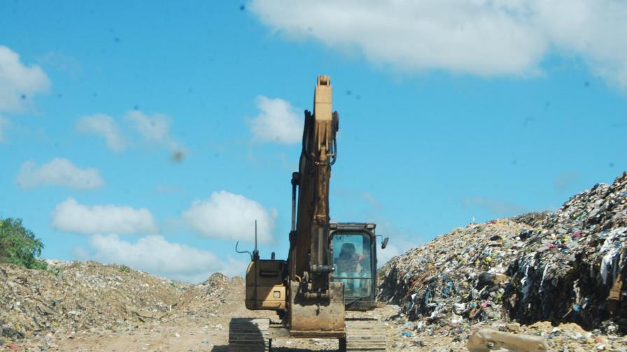 Pala mecánica aplasta a un obrero dentro de una mina de caliche Pala mecánica aplasta a un obrero dentro de una mina de caliche