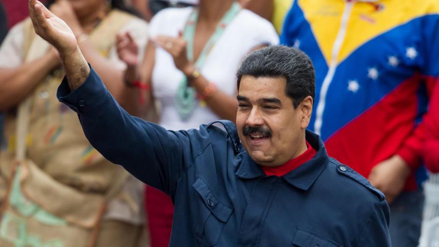 Maduro anuncia racionamiento y cambio de huso horario por sequía