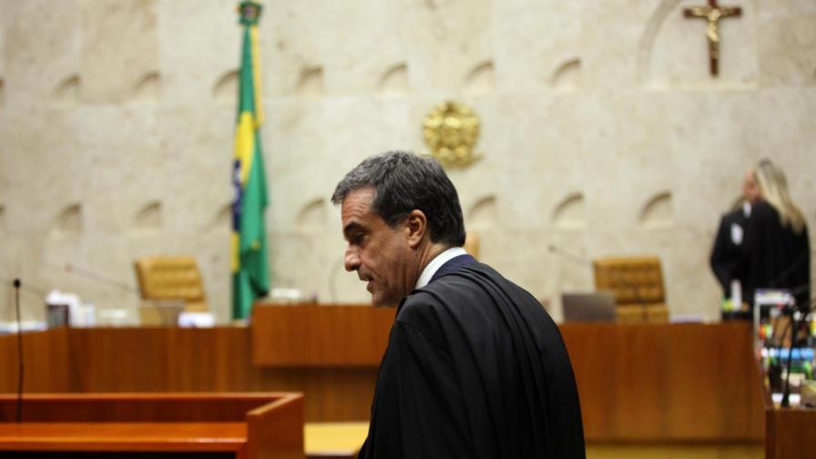 Defensa insiste en que proceso contra Rousseff “es nulo y está viciado”