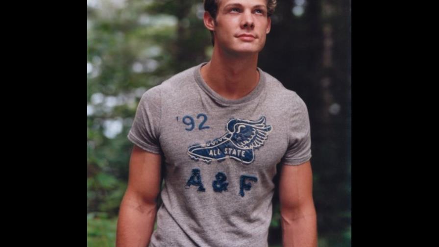 Actor Brandon Jones es acusado de asalto a mano armada Actor Brandon Jones es acusado de asalto a mano armada