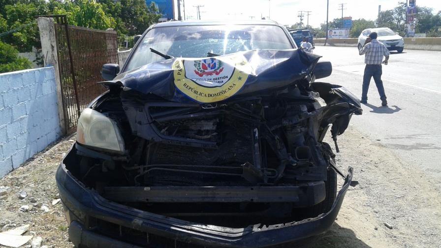 Se accidenta vehículo que transportaba a Blas Peralta hacia la Fiscalía 