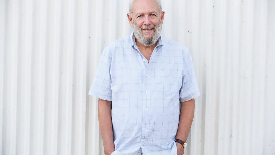 “Cada mañana voy al espejo y ensayo mi primera sonrisa”