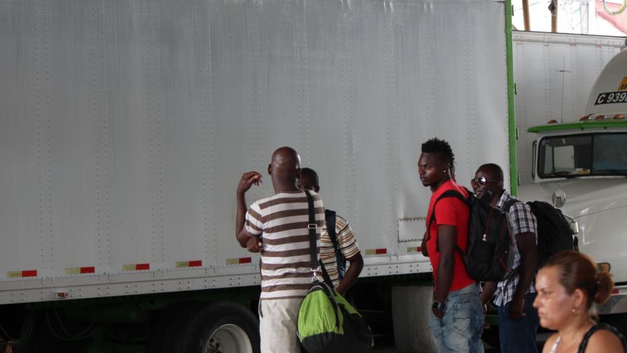 Migrantes africanos quedan en la incertidumbre en frontera Costa Rica-Panamá