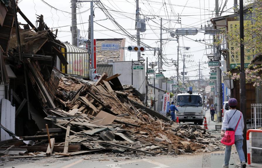 Japón: Más de 30 muertos y miles de heridos tras dos potentes terremotos 