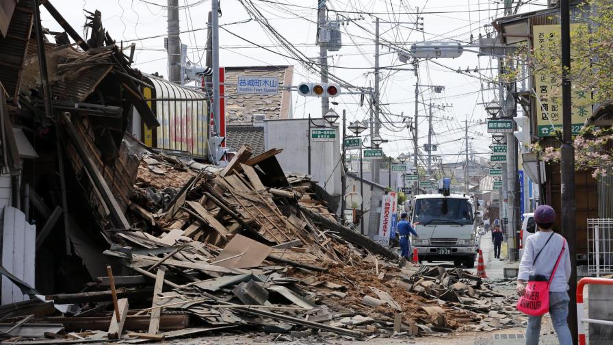 Japón: Más de 30 muertos y miles de heridos tras dos potentes terremotos 