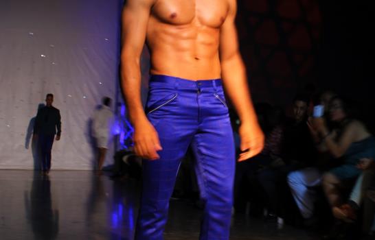 Robert Flores presenta su nueva colección Robert Flores presenta su nueva colección