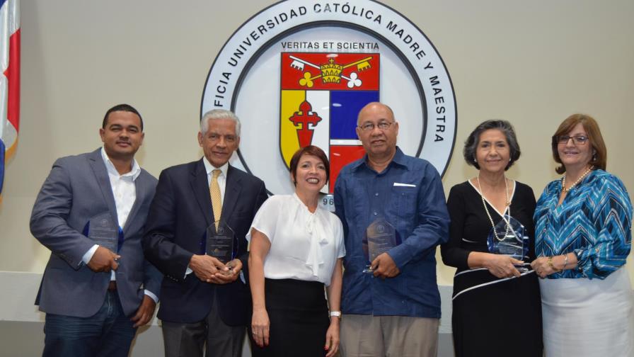 Casa Abierta recibe reconocimiento de PUCAMAIMA Casa Abierta recibe reconocimiento de PUCAMAIMA