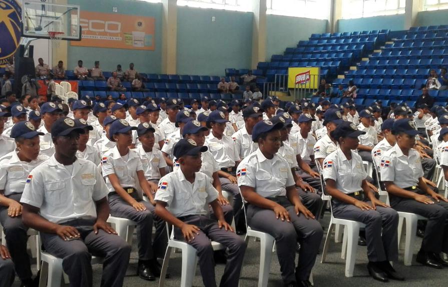 Se gradúan 204 jóvenes como policías comunitarios 