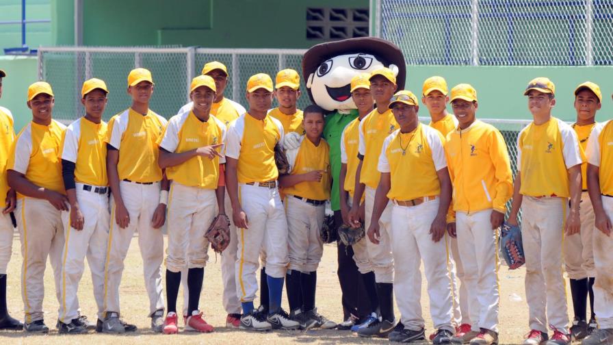 El Nordeste y el Sur van por oro el domingo en béisbol de los VII Juegos Escolares 