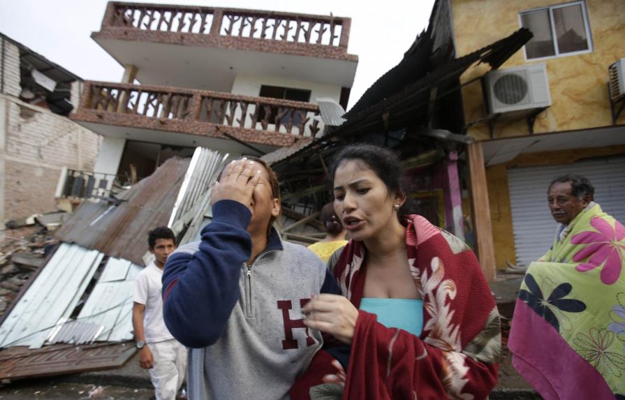 Al menos 135 réplicas tras sismo de magnitud 7,8 en Ecuador