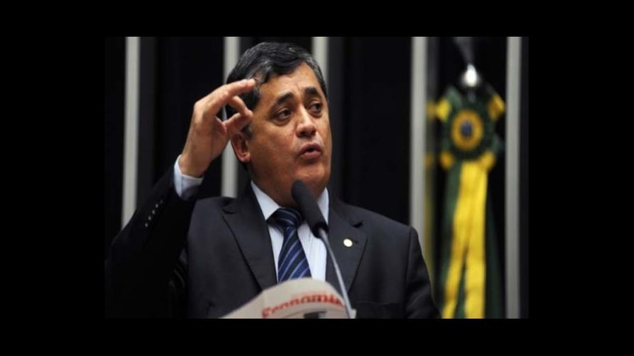 Líder de la bancada de Rousseff reconoce victoria del juicio político