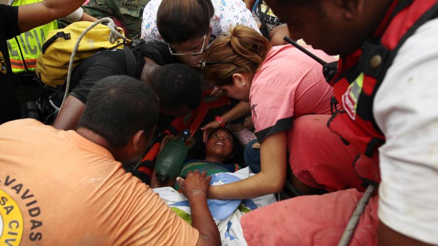 Ecuador se moviliza para afrontar la catástrofe por el terremoto