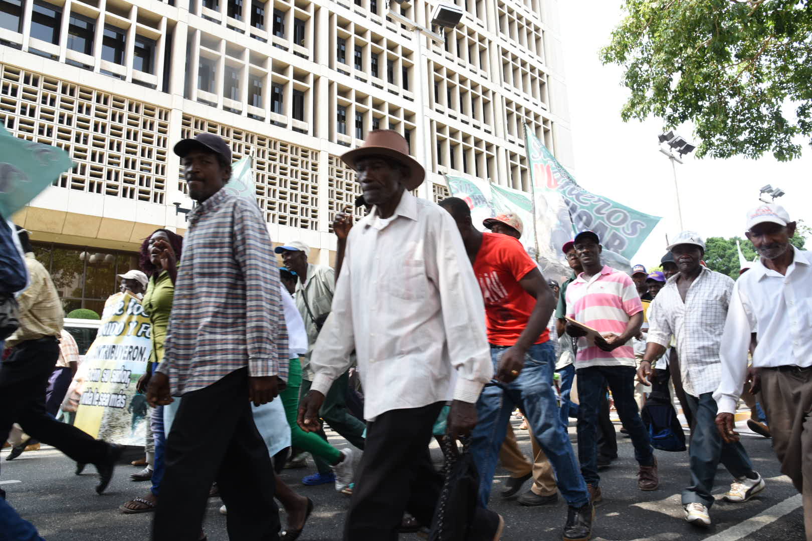 Cañeros se dirigen hacia el Ministerio de Hacienda 