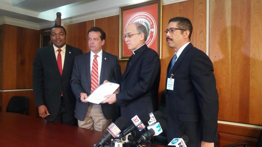 Iglesia Católica deposita Código Penal; defiende derecho a la vida desde la concepción hasta la muerte