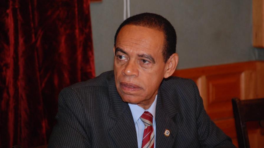 Lidio Cadet alega que tardanza de graduandos de Quisqueya Aprende Contigo provocó confusión en evento del alcalde