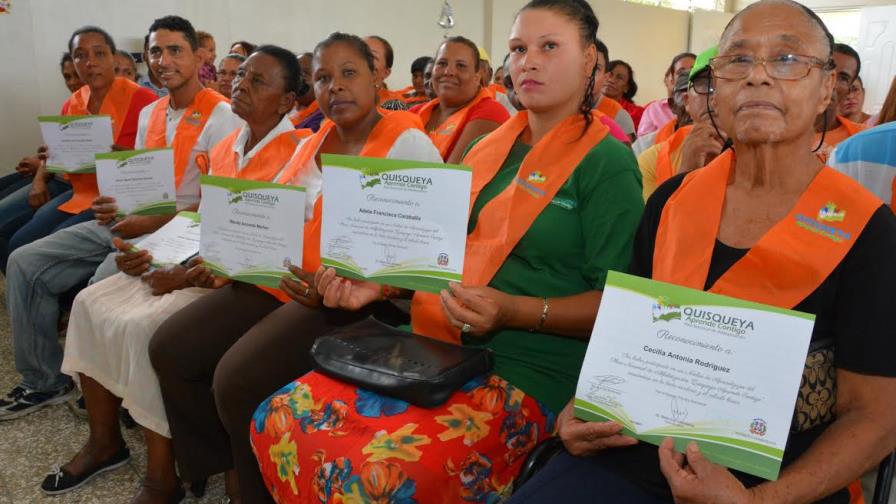 El Gobierno suspende temporalmente la entrega de certificados del plan de alfabetización