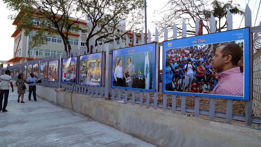 ASDE inaugura exposición fotográfica sobre vida y obra del alcalde Juan de los Santos