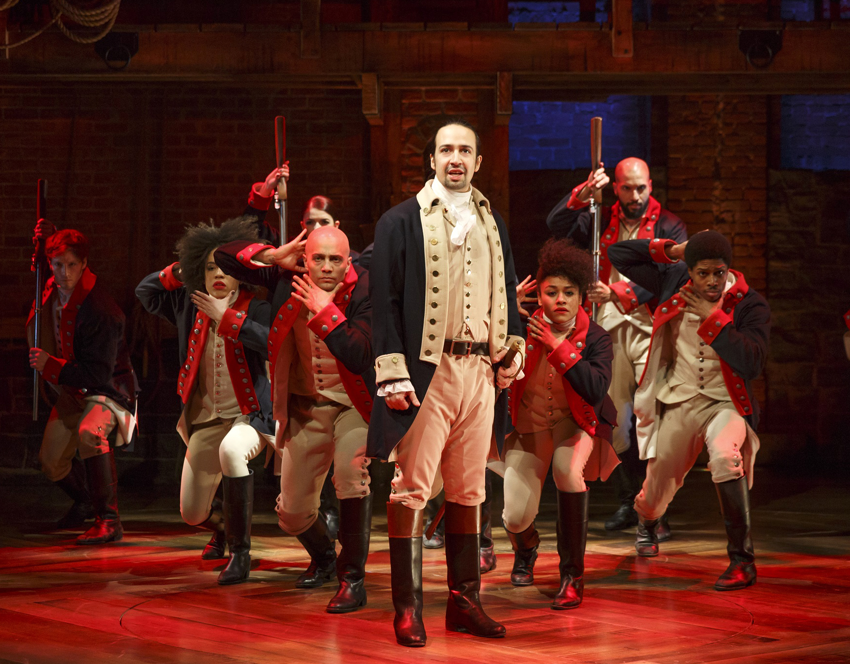 Lin-Manuel Miranda, al frente, y el elenco de Hamilton durante una función del musical en Nueva York. La biografía de Alexander Hamilton con sabor a hip hop ganó el Premio Pulitzer de teatro.