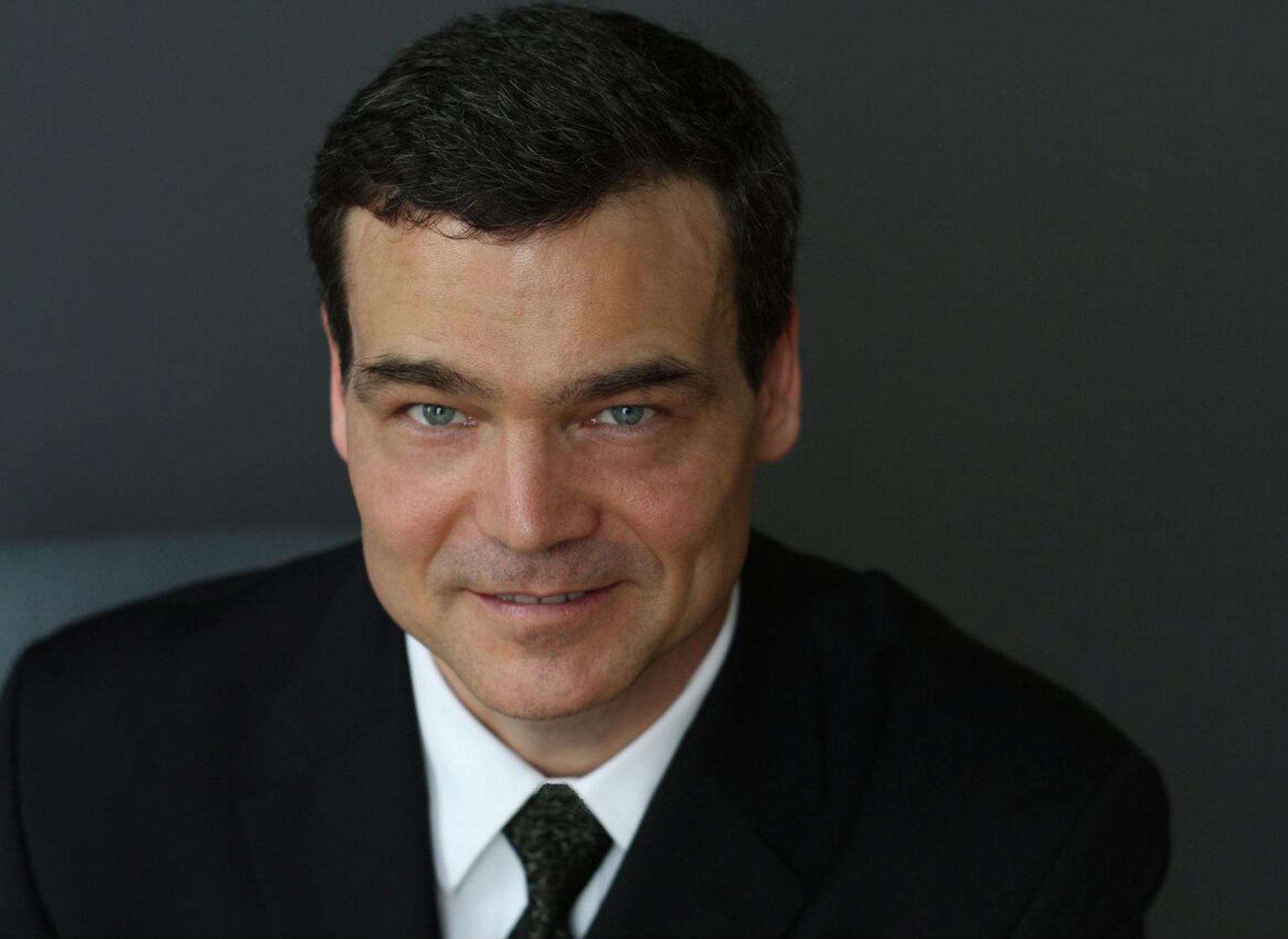 El escritor estadounidense T.J. Stiles ganador del Pulitzer 2016 en la categoría de Historia. 