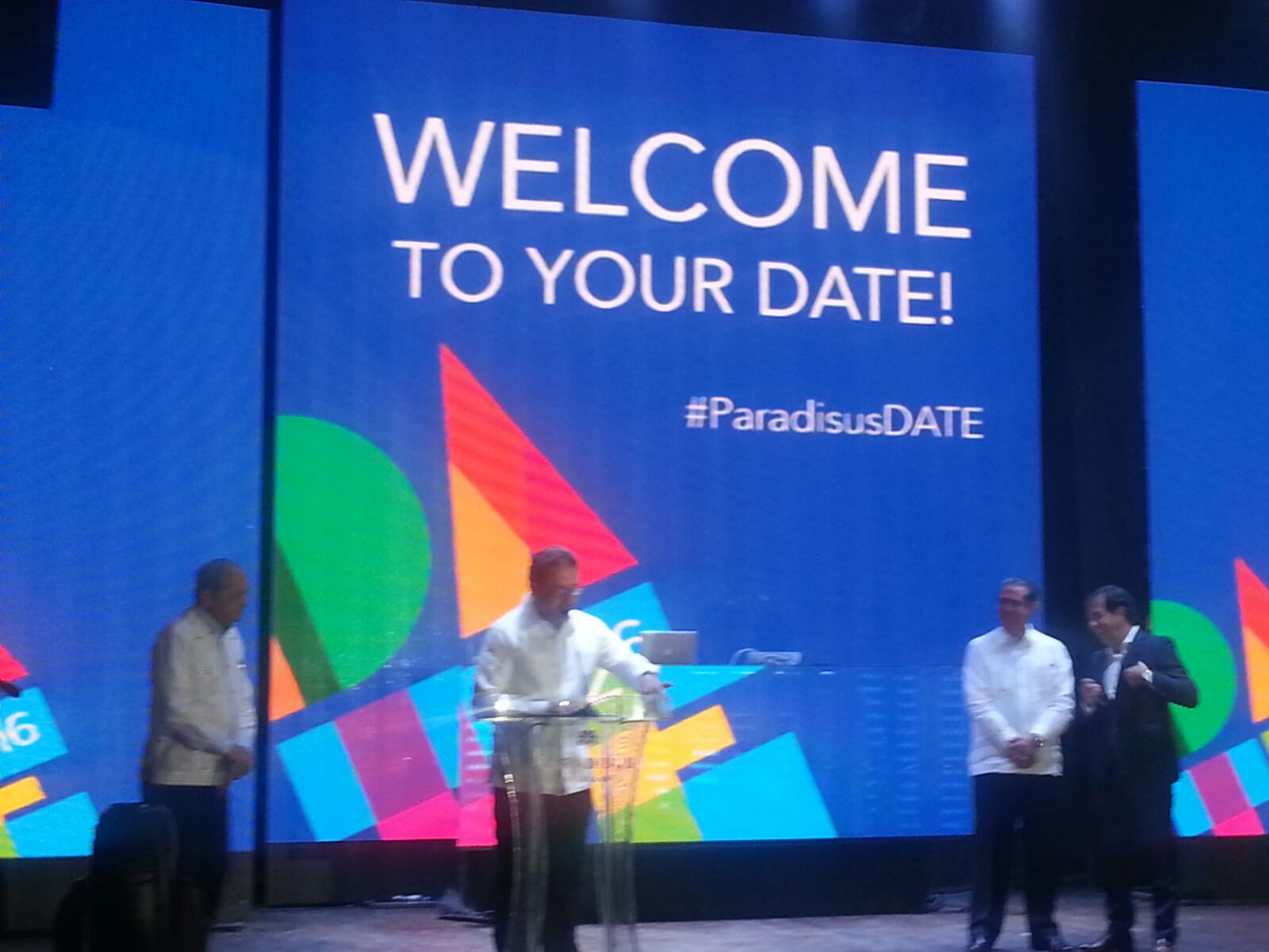 El presidente de la Asociación de Hoteles y Turismo de la República Dominicana (ASONAHORES), Simón Suárez habla a los presentes