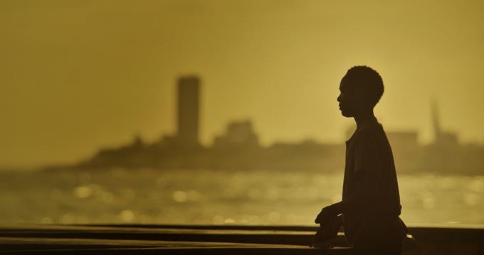 Una escena de la película A Orillas del Mar