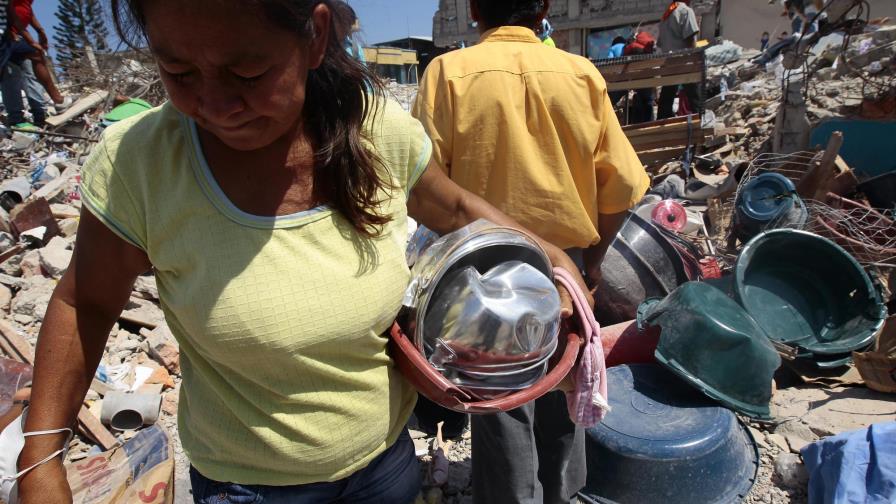 Gobierno Ecuador calcula 443 muertos, 4,027 heridos y 231 desaparecidos por terremoto