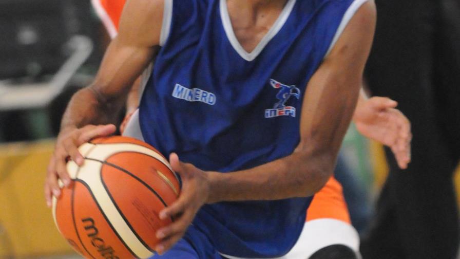 Moca triunfa en inicio del baloncesto de los Escolares Moca triunfa en inicio del baloncesto de los Escolares